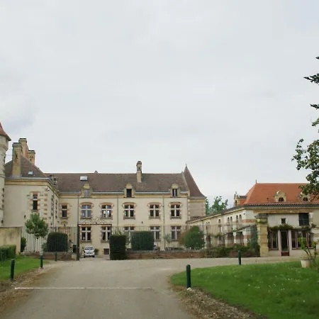 In A 15th Century Castle With Swimming Pool Holiday home *