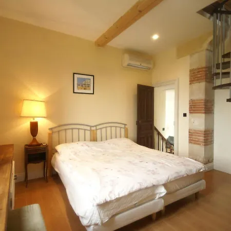 In A 15th Century Castle With Swimming Pool Holiday home *